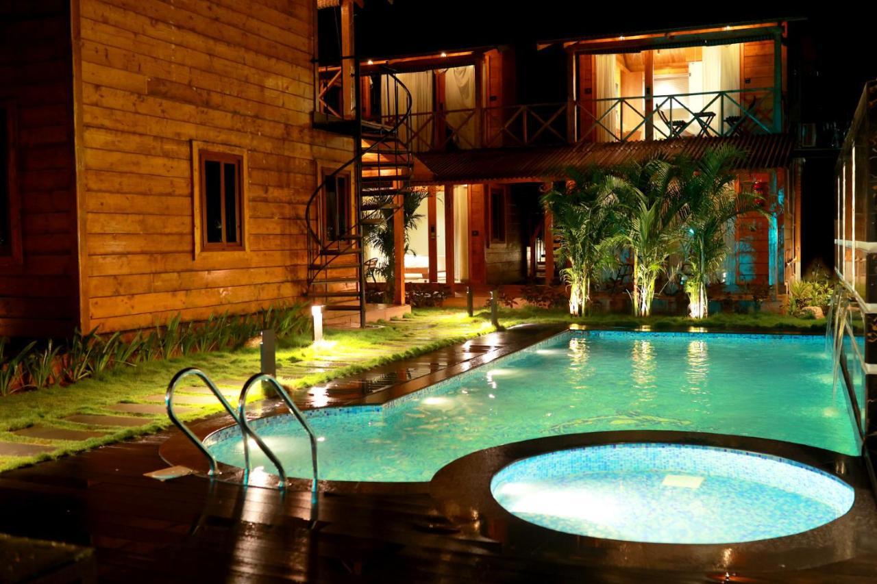 Wooden Ecr Sea Resort Pondicherry Exterior photo